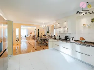 Prodej rodinného domu, Praha - Šeberov, Karfíkova, 354 m2