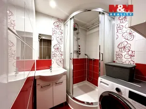 Prodej bytu 2+1, Karviná - Hranice, Bratr. Veverkových, 56 m2