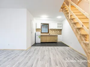 Pronájem bytu 2+kk, Praha - Lysolaje, Lysolajské údolí, 49 m2