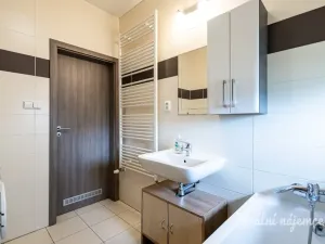 Pronájem bytu 2+kk, Praha - Černý Most, Mrázkova, 50 m2