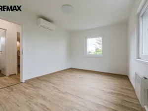 Pronájem kanceláře, Úvaly, Maroldova, 70 m2