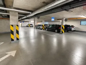 Pronájem garážového stání, Praha, Tomkova, 12 m2