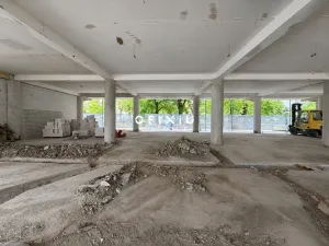 Pronájem obchodního prostoru, Kroměříž, Slovanské náměstí, 135 m2