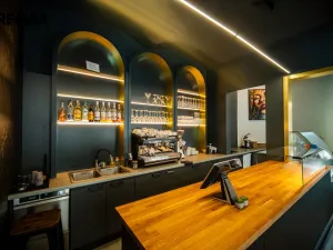 Pronájem restaurace, Praha - Smíchov, Zborovská, 185 m2
