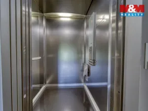 Prodej bytu 1+kk, Praha, Na Výrovně, 38 m2