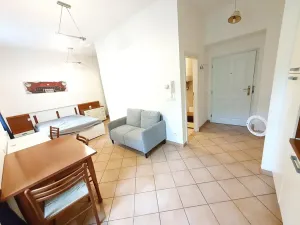Pronájem bytu 1+kk, Praha - Smíchov, Plzeňská, 27 m2
