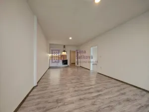 Pronájem bytu 2+kk, Jindřichův Hradec - Jindřichův Hradec II, Nádražní, 58 m2