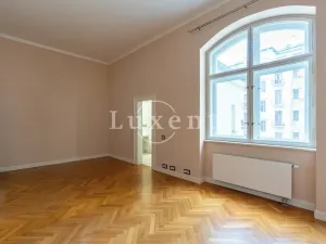 Pronájem kanceláře, Praha - Josefov, Pařížská, 210 m2