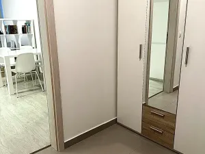 Pronájem bytu 1+kk, Praha - Letňany, Škrábkových, 40 m2