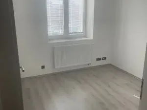 Dražba bytu 4+kk, Broumov, Husova, 98 m2