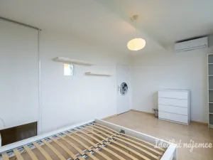 Pronájem bytu 4+kk, Praha - Vysočany, Skloněná, 116 m2