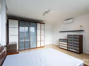 Pronájem bytu 4+kk, Praha - Vysočany, Skloněná, 116 m2