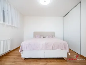 Pronájem bytu 2+kk, Hradec Králové - Nový Hradec Králové, Antonína Petrofa, 49 m2