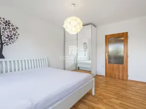 Prodej bytu 3+1, Kosmonosy, Debřská, 76 m2