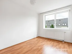 Pronájem bytu 2+kk, Praha - Kbely, Pod Nouzovem, 65 m2