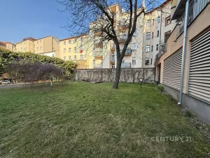 Pronájem bytu 1+kk, Praha - Libeň, Kurta Konráda, 29 m2