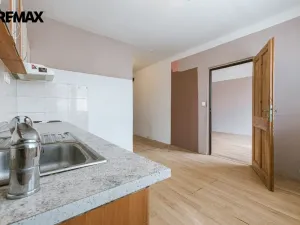 Prodej bytu 1+1, Bystřany, Pražská, 36 m2