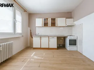 Prodej bytu 1+1, Bystřany, Pražská, 36 m2