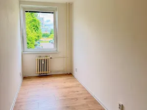 Pronájem bytu 3+1, Praha - Troja, Svídnická, 70 m2