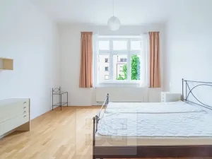 Pronájem bytu 2+1, Praha - Hradčany, Na valech, 79 m2