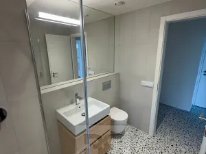 Pronájem bytu 1+kk, Praha - Radlice, U Komína, 37 m2