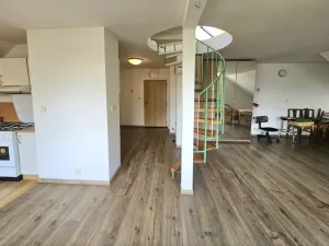 Pronájem bytu 2+kk, Praha, Strakatého, 84 m2