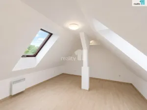Prodej bytu 3+kk, Praha - Hrdlořezy, Českobrodská, 72 m2