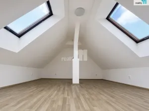 Prodej bytu 3+kk, Praha - Hrdlořezy, Českobrodská, 72 m2