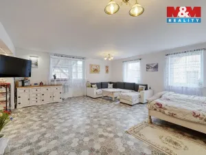 Prodej rodinného domu, Strážov, 359 m2