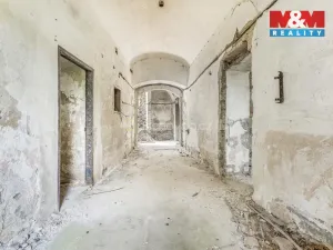 Prodej historického objektu, Zvoleněves, 5000 m2