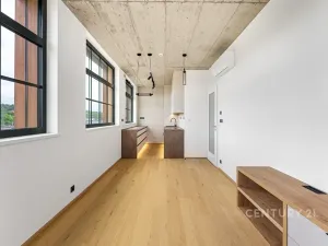 Pronájem bytu 3+kk, Praha - Vysočany, Kolbenova, 64 m2