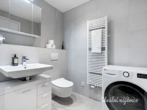 Pronájem bytu 1+kk, Praha - Holešovice, U průhonu, 31 m2