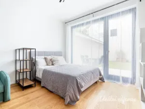 Pronájem bytu 1+kk, Praha - Holešovice, U průhonu, 31 m2