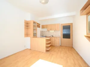 Pronájem bytu 2+kk, Praha - Vysočany, Spojovací, 36 m2