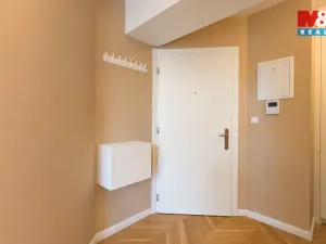 Pronájem bytu 1+kk, Praha - Holešovice, Šimáčkova, 35 m2