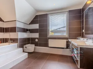 Prodej rodinného domu, Hostivice, 242 m2