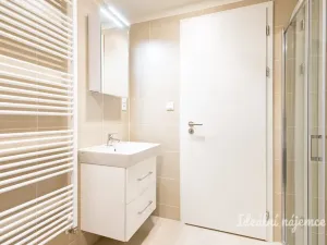 Pronájem bytu 1+kk, Praha - Hloubětín, Poděbradská, 37 m2