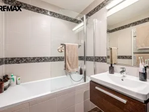 Prodej bytu 2+kk, Praha - Horní Měcholupy, Modenská, 58 m2