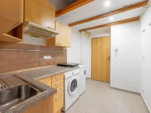 Pronájem bytu 1+1, Praha - Žižkov, Jeseniova, 34 m2
