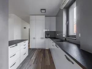 Prodej vily, Praha - Dolní Měcholupy, Na návsi, 392 m2