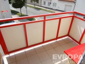 Pronájem bytu 2+1, Pardubice - Bílé Předměstí, Holubova, 62 m2