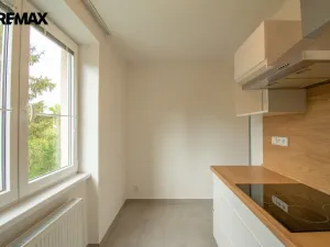 Pronájem bytu 3+1, Hradec Králové - Malšovice, Kpt. Fechtnera, 70 m2