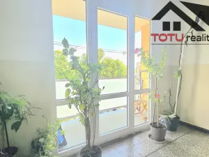 Pronájem bytu 2+kk, Jaroměř, nábřeží 17. listopadu, 35 m2