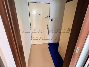 Pronájem bytu 2+kk, Praha - Kamýk, Zárubova, 42 m2
