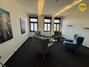 Pronájem kanceláře, Frýdek-Místek, Zámecké nám., 30 m2