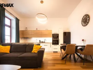 Pronájem bytu 3+kk, Pardubice - Zelené Předměstí, Hronovická, 87 m2
