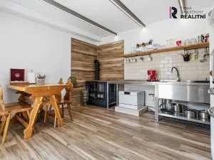 Prodej rodinného domu, Rašovice, 195 m2