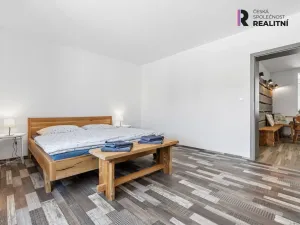 Prodej rodinného domu, Rašovice, 195 m2