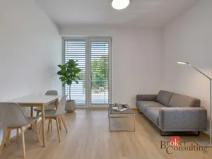 Pronájem bytu 2+kk, Holice, Pod Parkem, 46 m2