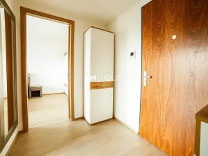 Pronájem bytu 2+kk, Praha - Holešovice, Sanderova, 51 m2